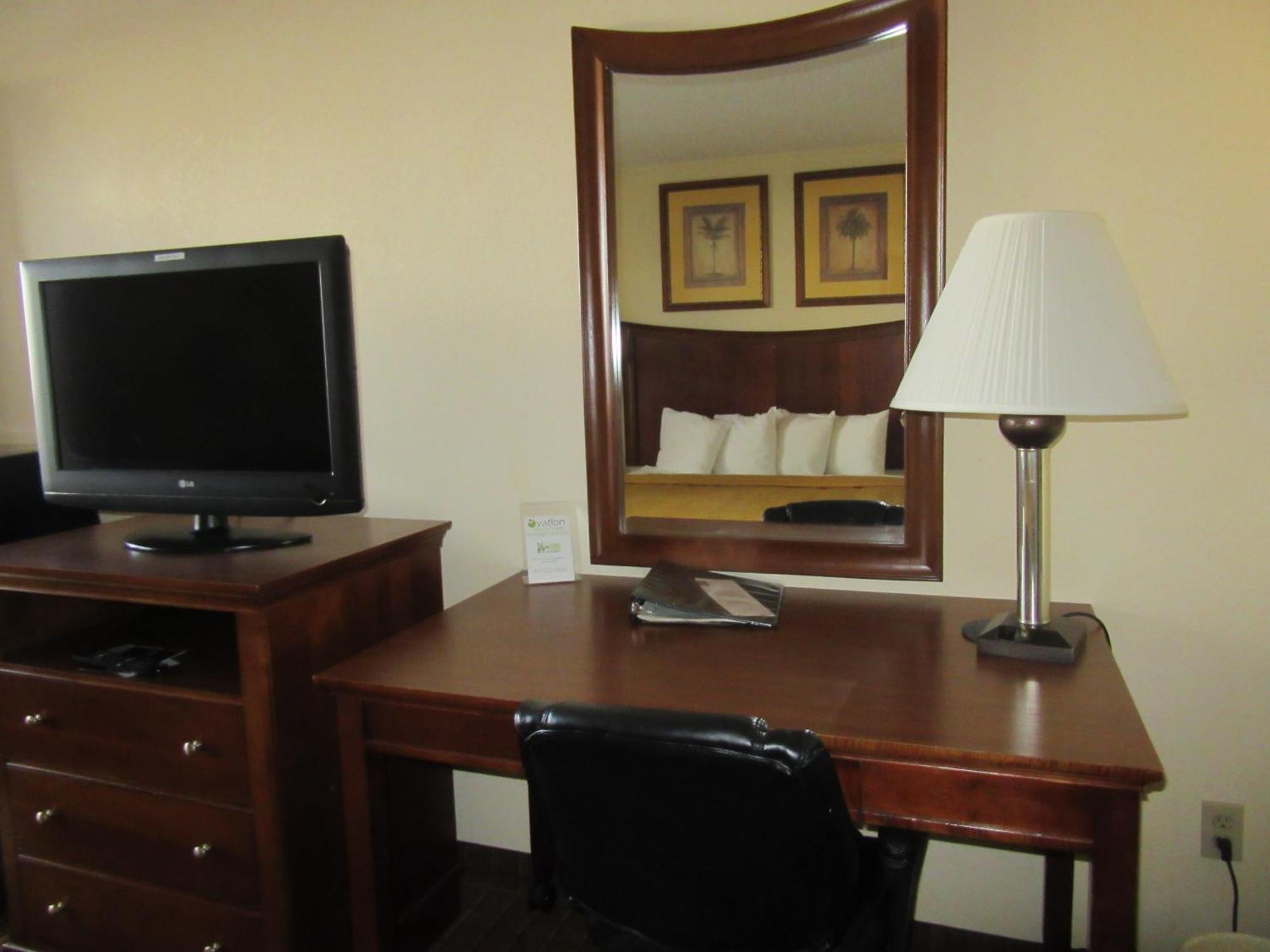 Quality Inn Fort Jackson Колумбия Стая снимка