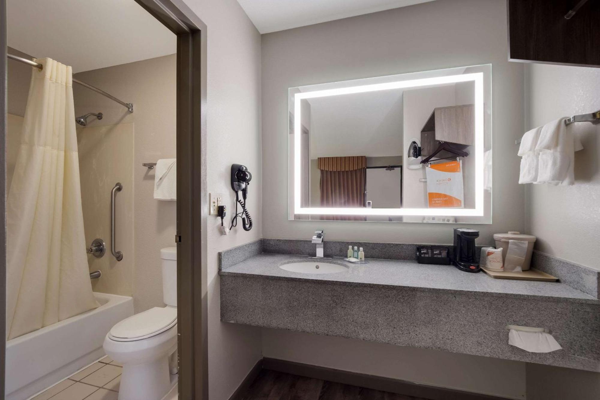 Quality Inn Fort Jackson Колумбия Екстериор снимка