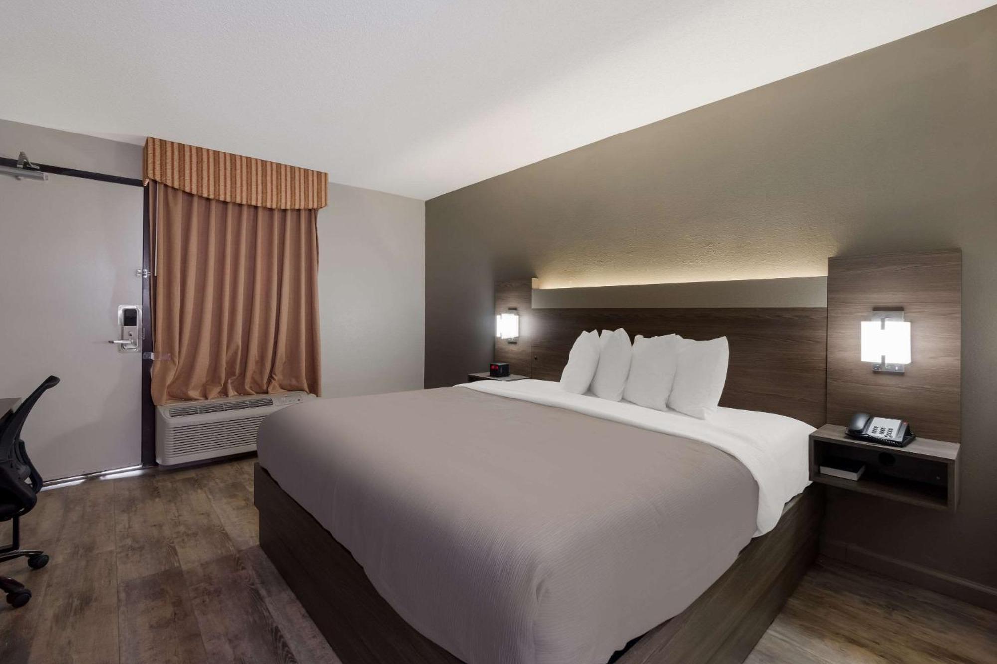 Quality Inn Fort Jackson Колумбия Екстериор снимка