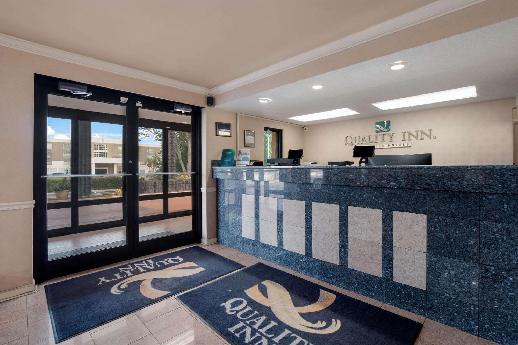 Quality Inn Fort Jackson Колумбия Екстериор снимка