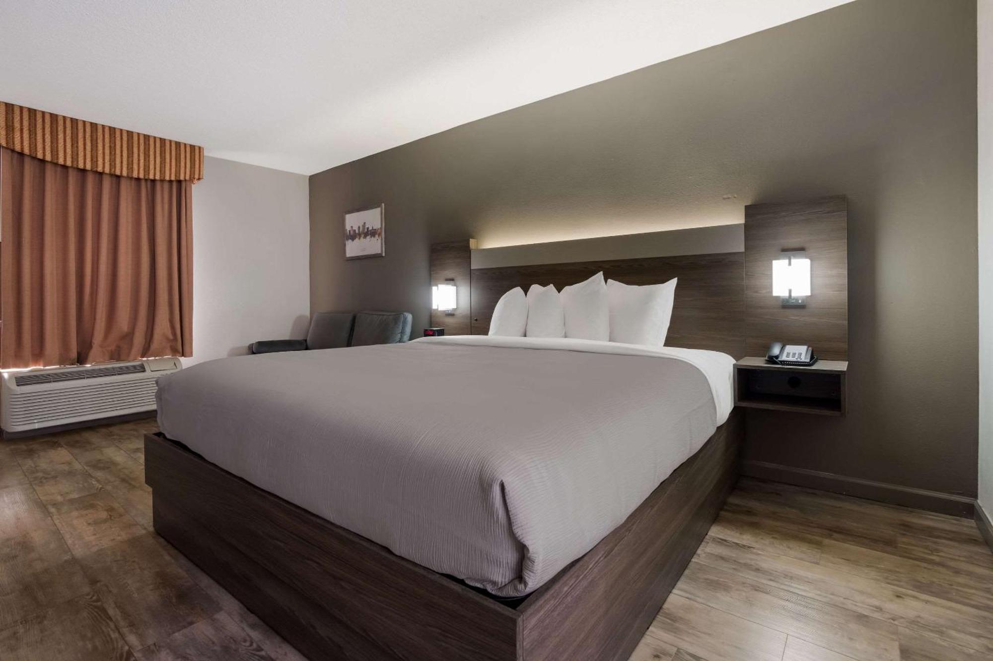 Quality Inn Fort Jackson Колумбия Екстериор снимка