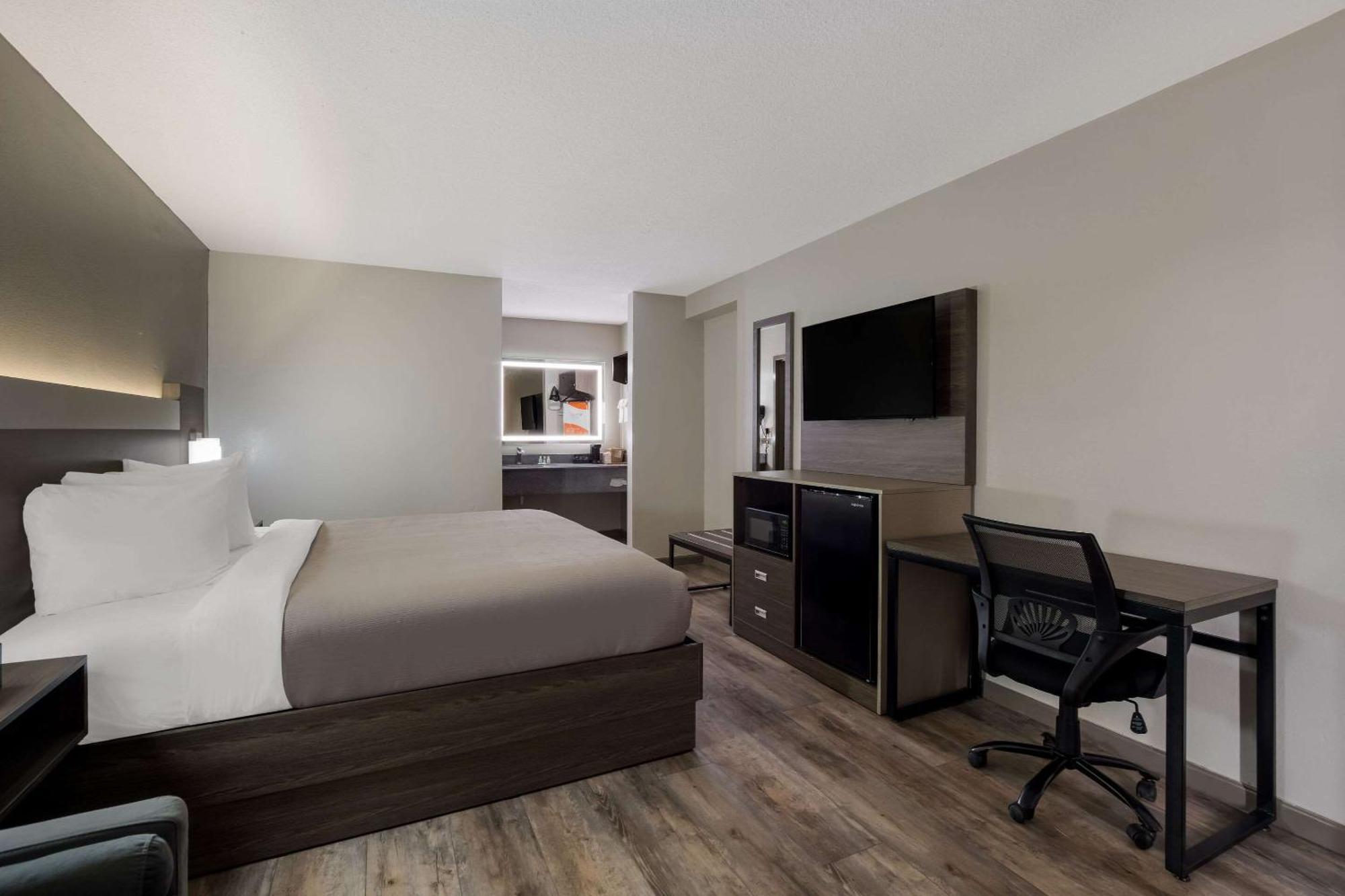 Quality Inn Fort Jackson Колумбия Екстериор снимка