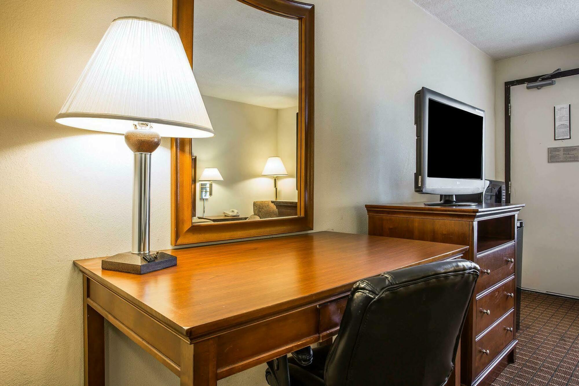 Quality Inn Fort Jackson Колумбия Екстериор снимка