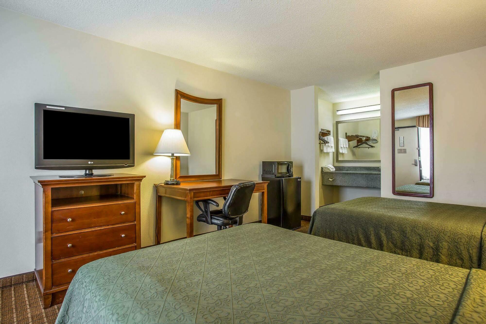 Quality Inn Fort Jackson Колумбия Екстериор снимка